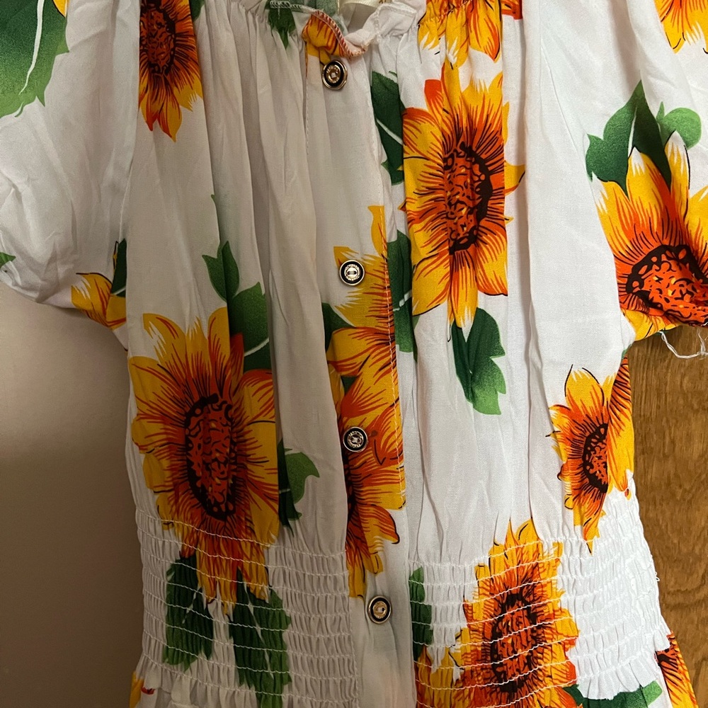 Spring dress sunflower print. XL